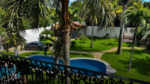 Casa en Alfredo V. Bonfil con alberca y bungalow