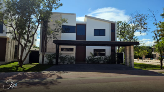 Residencia en Lagos del Sol