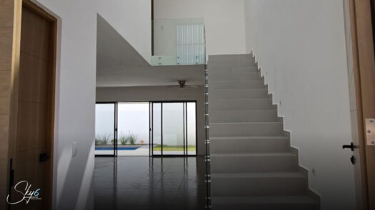 Residencia en Vía Cumbres con alberca