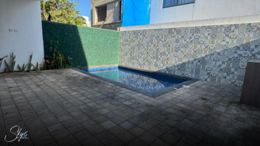 Residencia en Río Residencial con Alberca