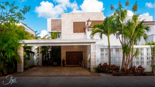 <trp-post-container data-trp-post-id='31812'>Residencia en Lagos del Sol en Venta</trp-post-container>